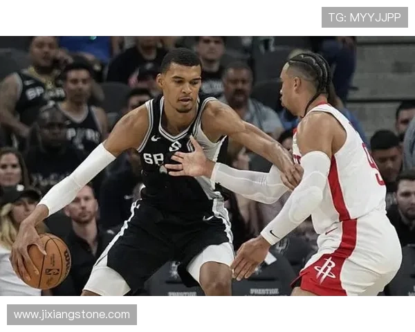 文班亚马砍下27分18篮板领衔马刺击败热火迎来赛季首胜 文班亚马砍下27分18篮板领衔马刺击败热火迎来赛季首胜