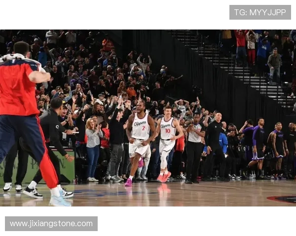 鲍威尔砍下25分助热火主场力克勇士上演精彩对决巩固季后赛排名