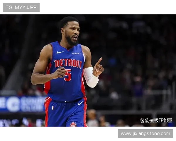 兰德尔全场表现平平下半场仅得9分贡献24分7板3助2断 兰德尔全场表现平平下半场仅得9分贡献24分7板3助2断